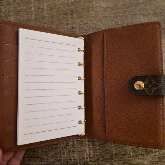 Louis Vuitton Agenda - Picture 7 of 7